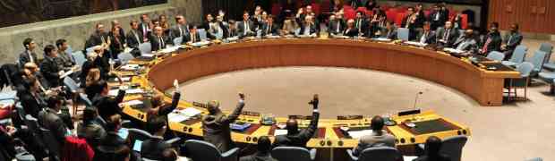  Conselho de Segurança da ONU proíbe compra de petróleo de terroristas no Iraque e na Síria