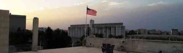 Soldados estadunidenses hastearam a bandeira dos EUA em solo sírio