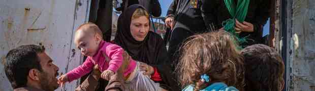 Famílias de terroristas e refugiados sírios convivem lado a lado em Mossul